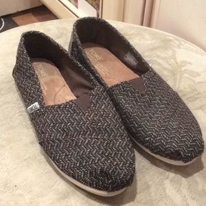 New💕 Toms women’s brown casual shoes Sz 7.5